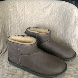 NWOT Leather and sheepskin lined boots - Australia Luxe Collective